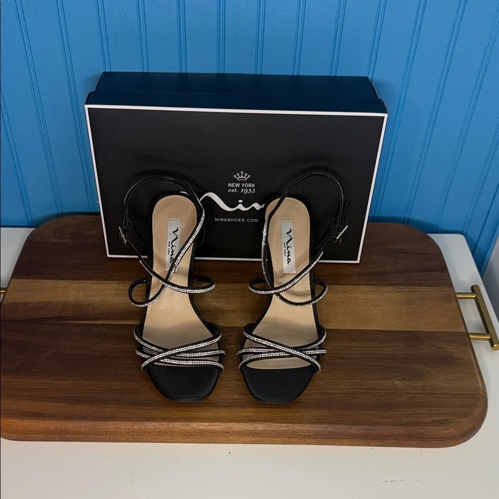 👠 NWT Nina Anna Black Luster Satin Strappy Heels Size 7 - Picture 2 of 7